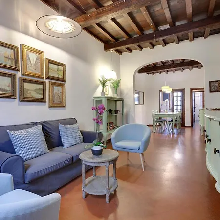 Pepi 51 Apartment *